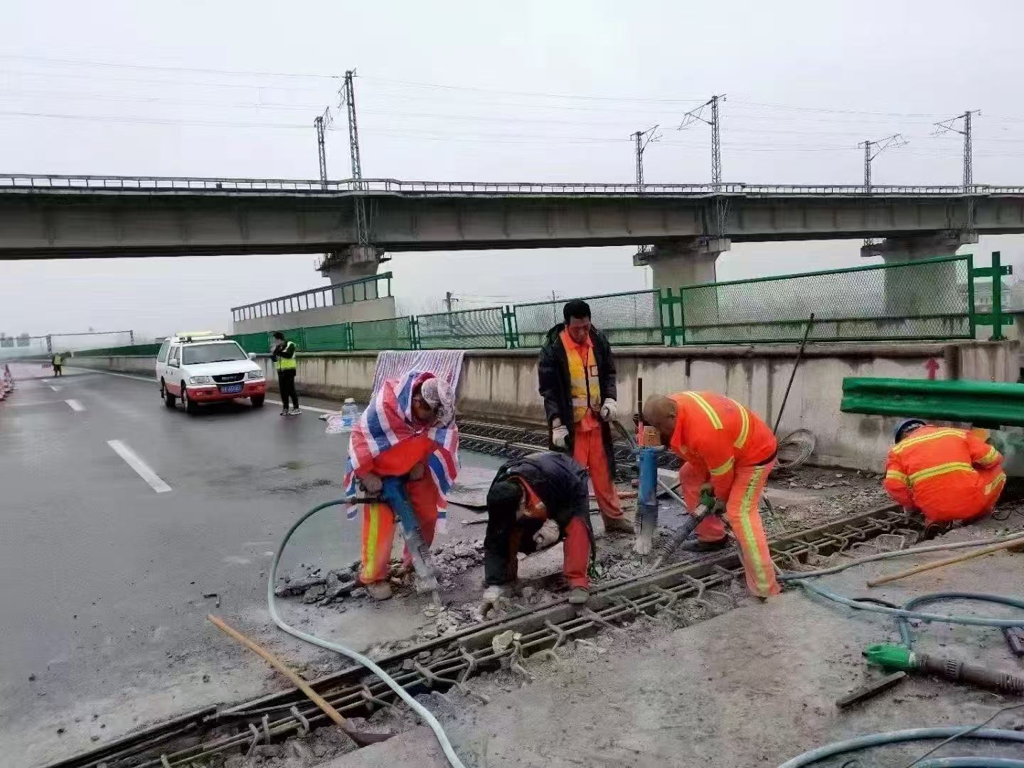 桥东桥梁伸缩缝抢修料